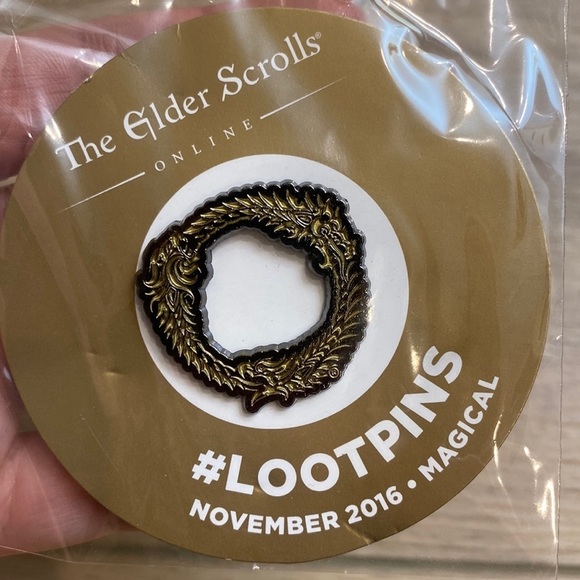 Loot Crate |‎ Elder Scrolls | Loot Pin - Picture 1 of 4